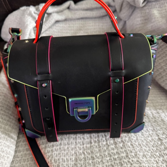 Handbag - Picture 2 of 3